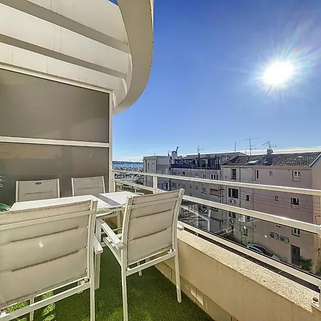 Apartment Port Azur - 4 Couchages -1 Chambre-piscine-parking *