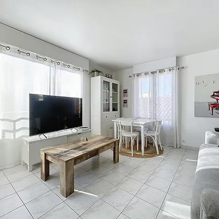 Apartment Port Azur - 4 Couchages -1 Chambre-piscine-parking *