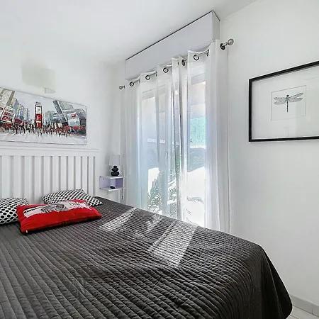 Apartment Port Azur - 4 Couchages -1 Chambre-piscine-parking Golfe-Juan